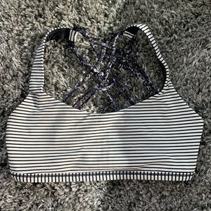 Lululemon free to be wild bra size 6